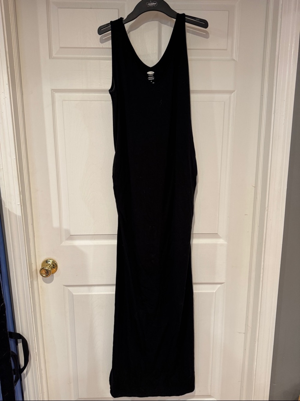 Old Navy Black Ribbed Sleeveless V-Neck Maternity Maxi Dress